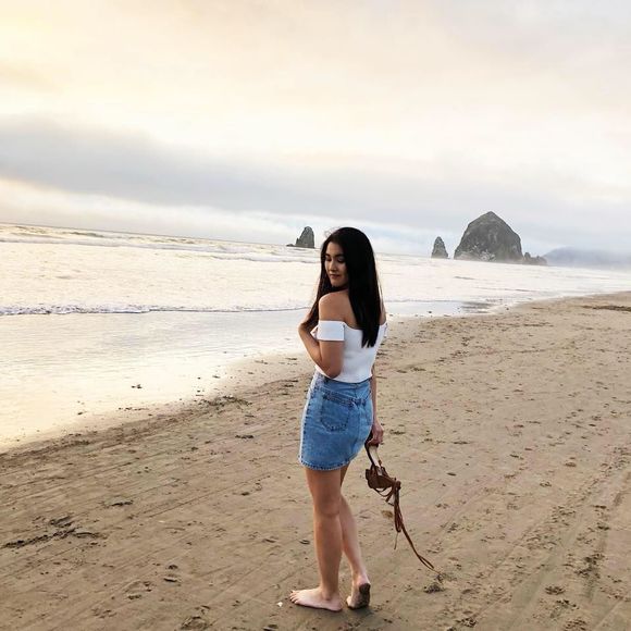 Meet your Posher, Elyssa - Picture 1 of 1